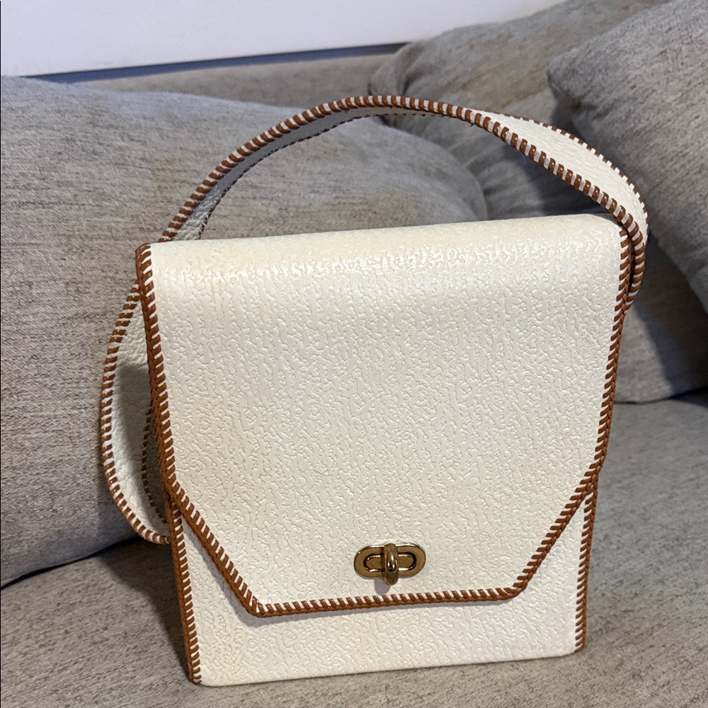 Vintage White Leather Women's Bag and Matching Accessories